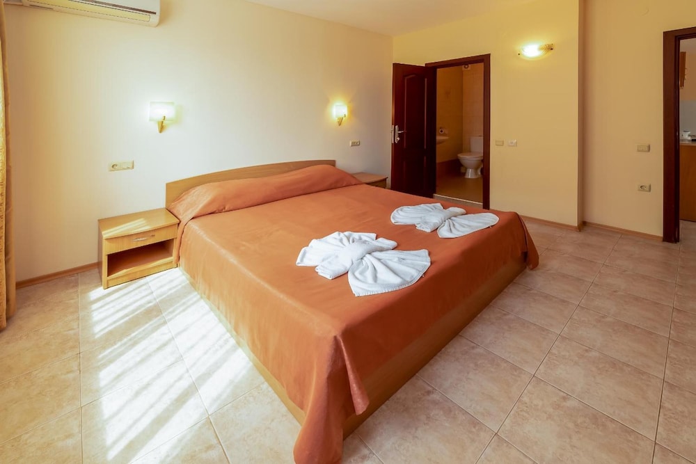 Aparthotel Rose Village 21/65
