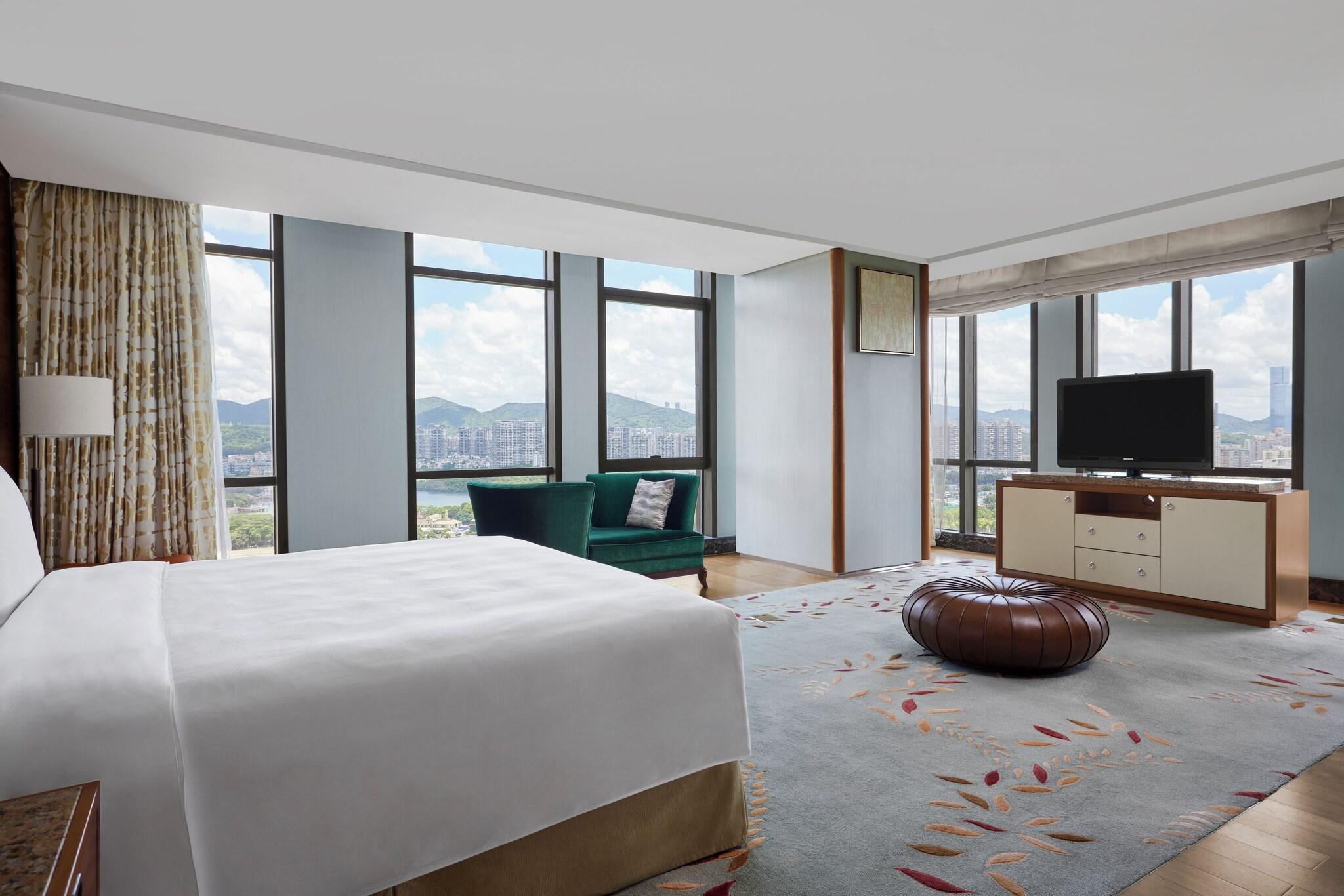 Executive, Studio, King Bed