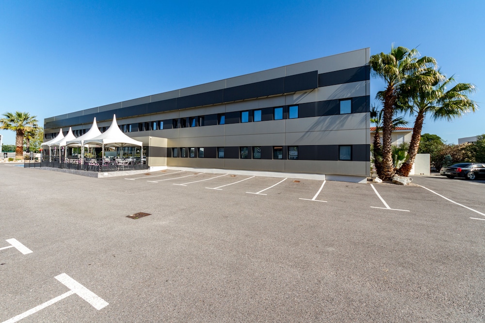 Brit Hotel Porte D Espagne 4/62
