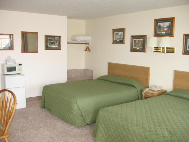 Little Bear Motel 18/43