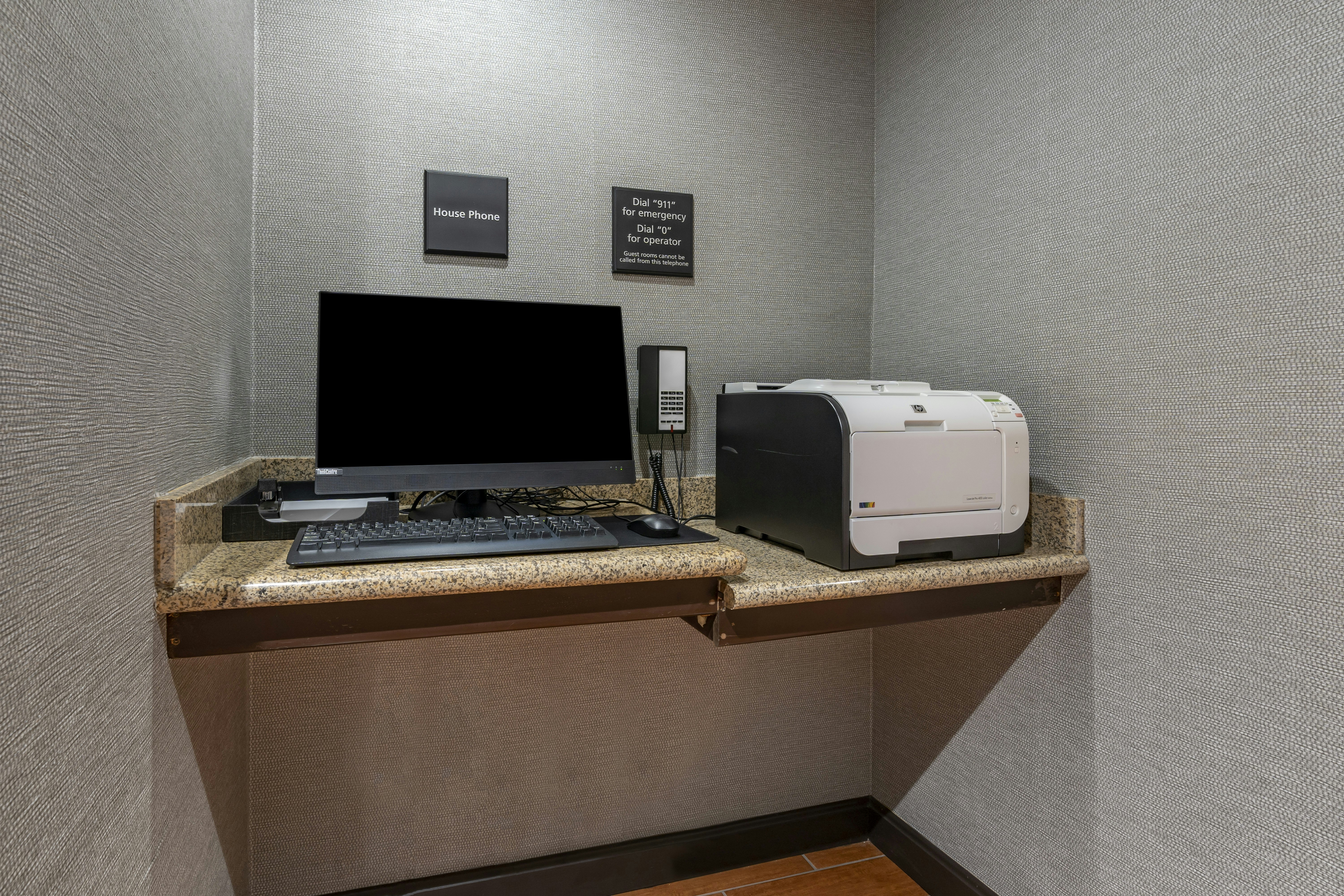 Hampton Inn Suites Louisville 42/46