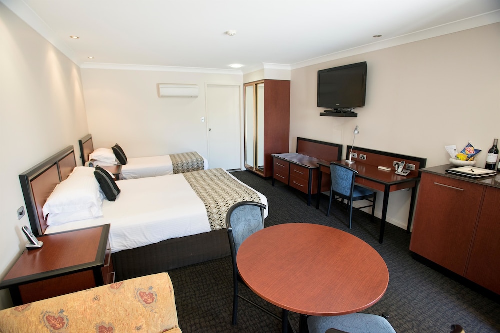 Best Western Plus All Settlers Motor Inn 29/34
