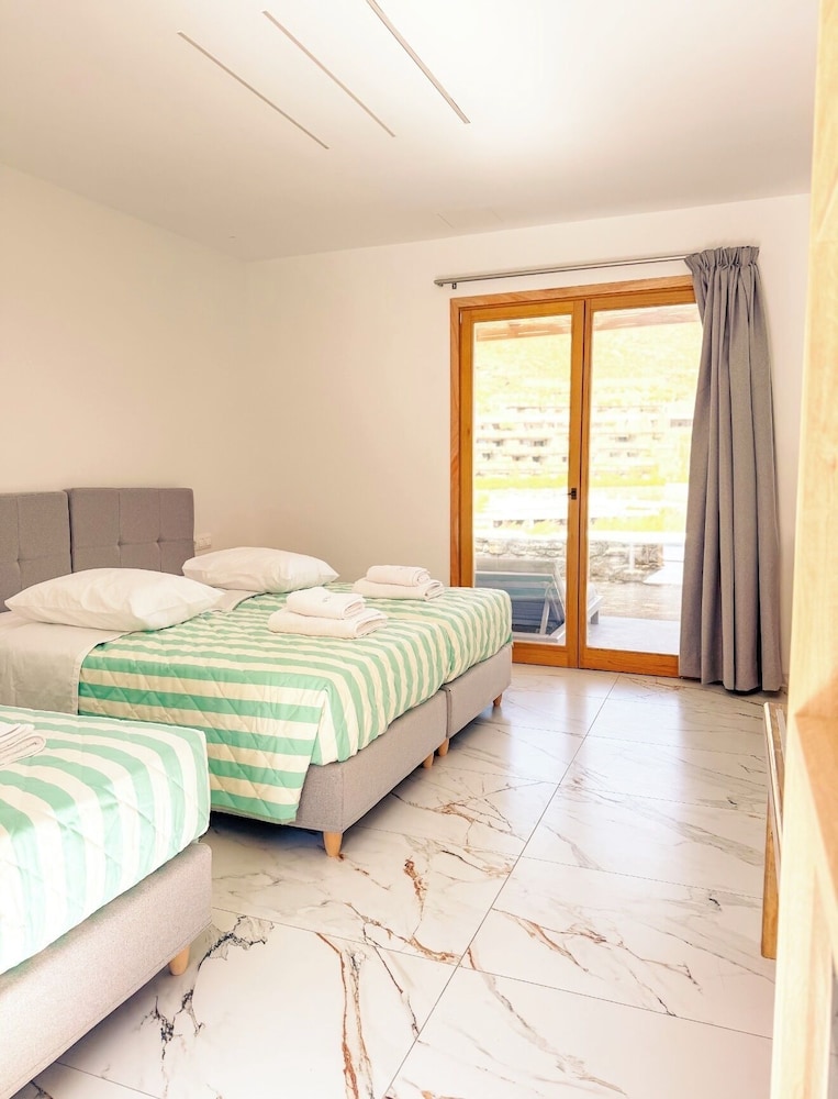 Paradise Beach Resort - Adults Only 24/69