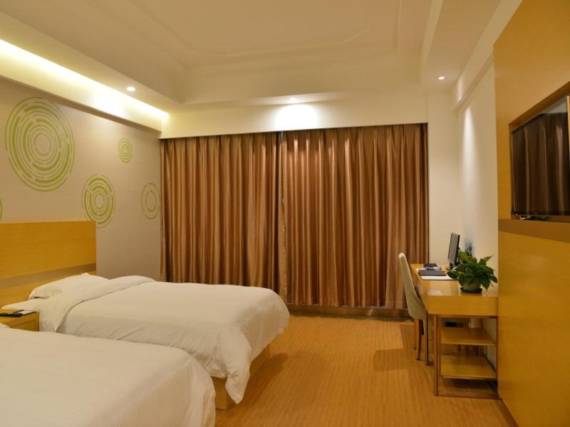GreenTree Inn Luoyang Ruyang County Dujuan Avenue Hotel 10/18