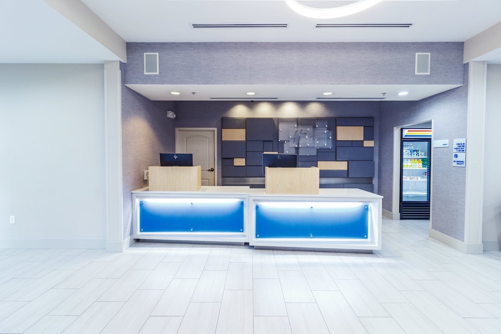 Holiday Inn Express & Suites Crestview South I-10 4/69