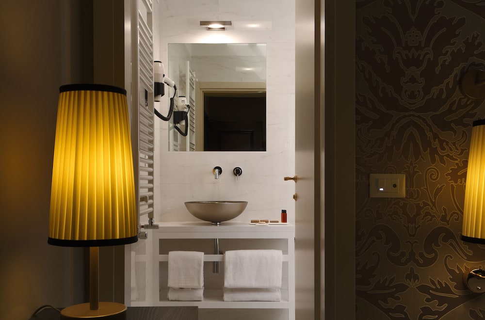 Arcadia Hotel 2/38