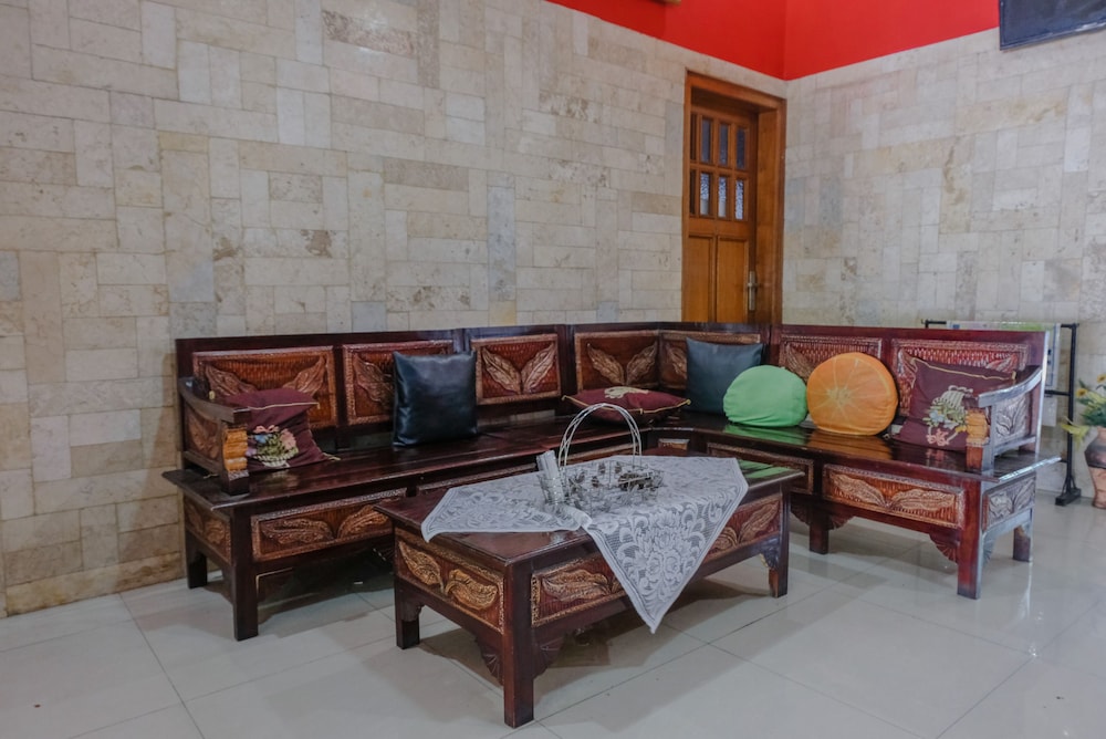 Hotel O Guest House Amalia Malang 40/52