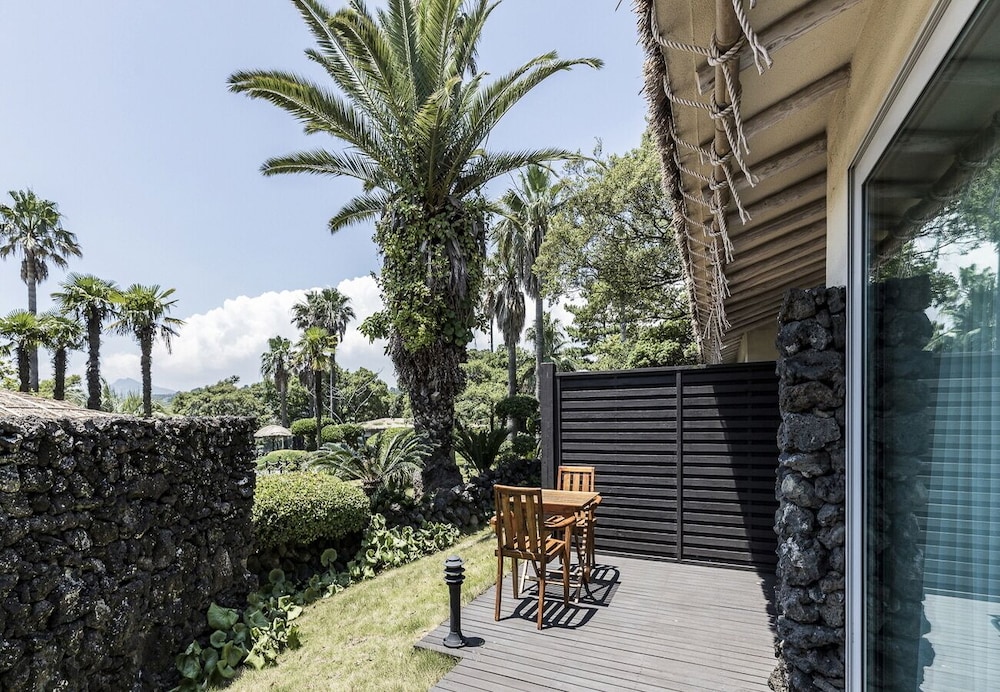 Seaes Hotel & Resort 9/74