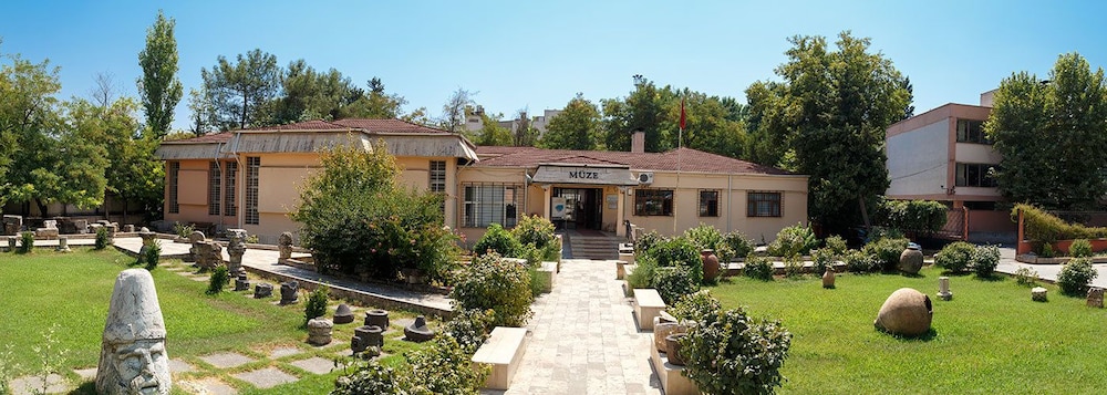WHITE STAR HOTEL 42/49