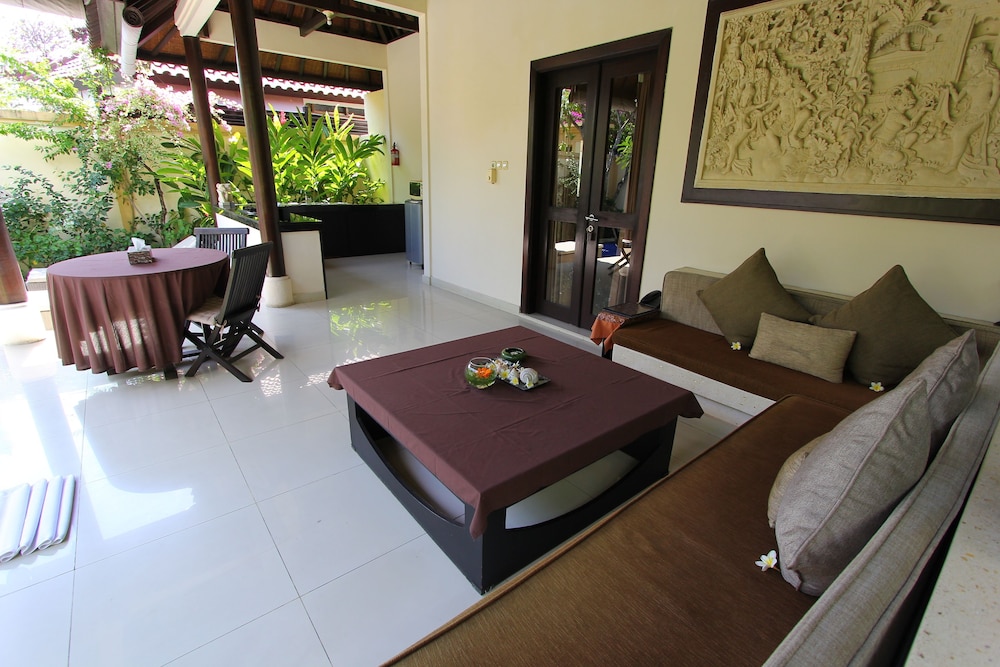 Heliconia Villa 35/77