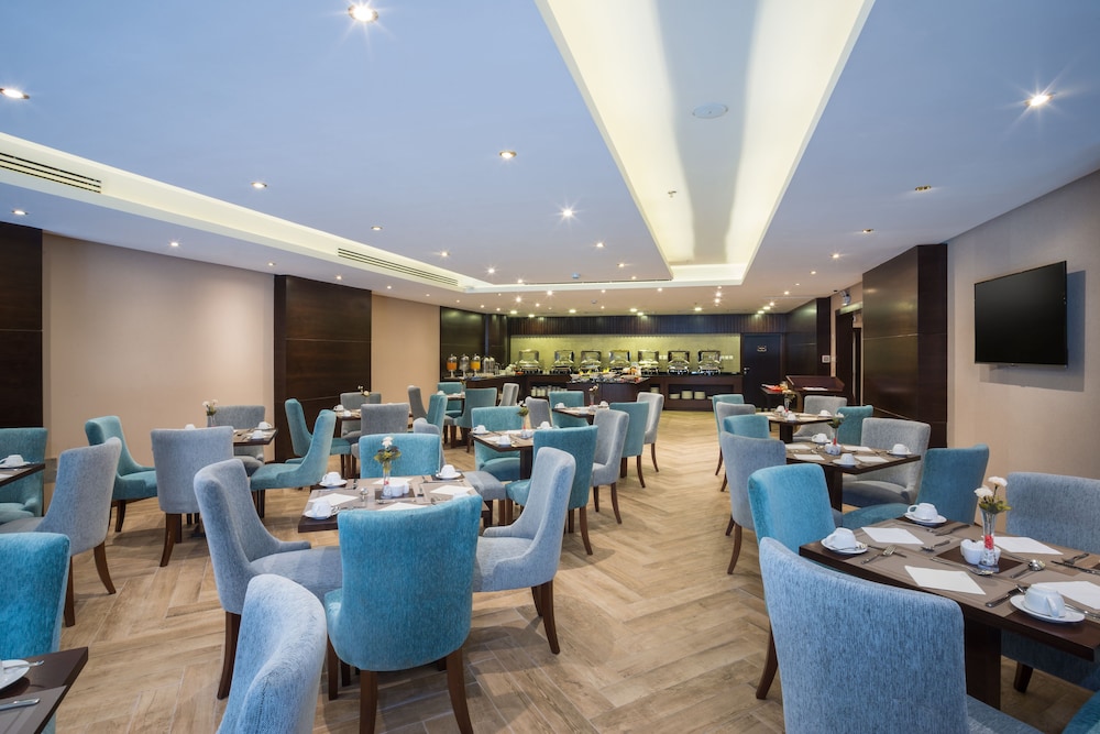 نافيتي ورويك الدمام(Naviti Warwick Dammam) 34/40