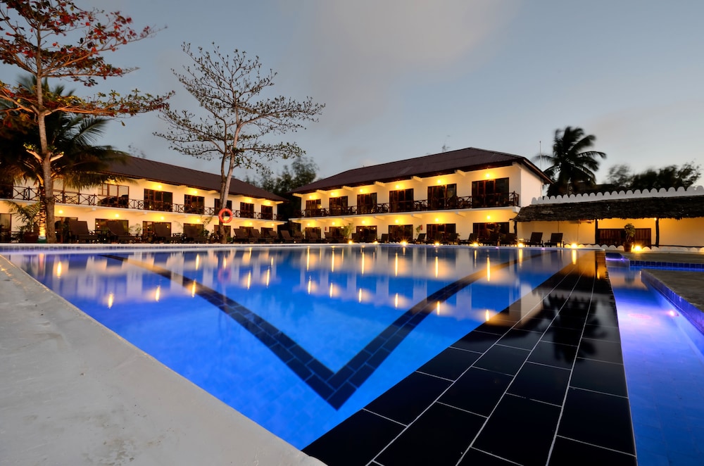 Amaan Beach Bungalows 6/38