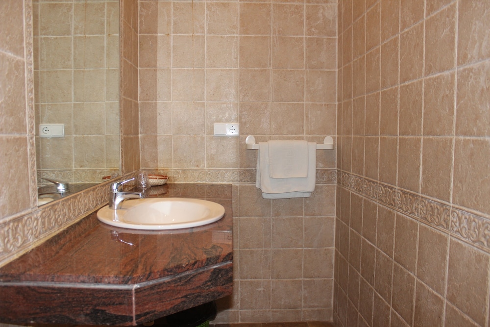 APARTAMENTOS MARINA INTERNACIONAL 48/50