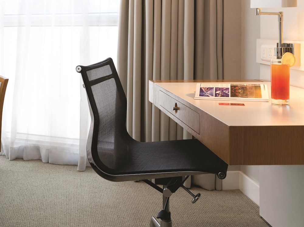 JEN Hong Kong by Shangri-La 60/68
