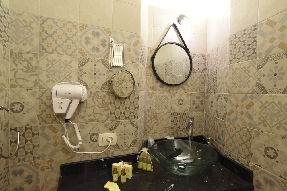 Cadelli Luxury Suite 43/48