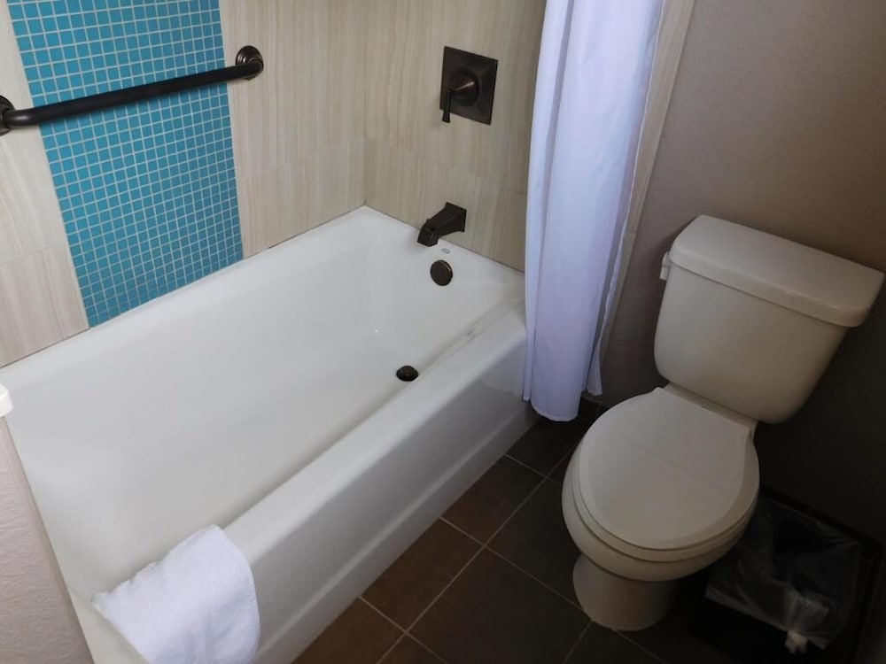 Wave Street Inn 9/41