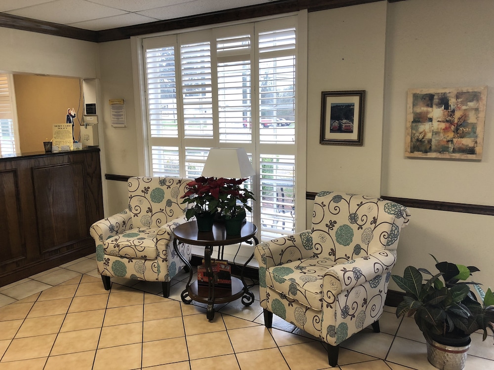 Days Inn by Wyndham Natchez 22/32