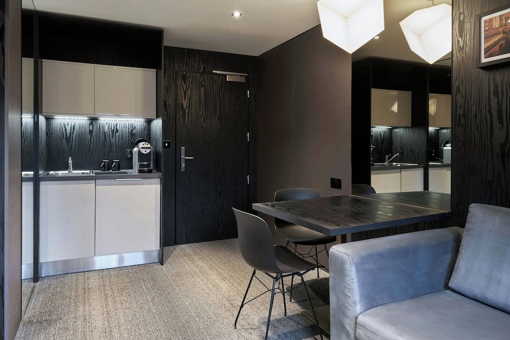 Bloc Hotel Birmingham 8/50