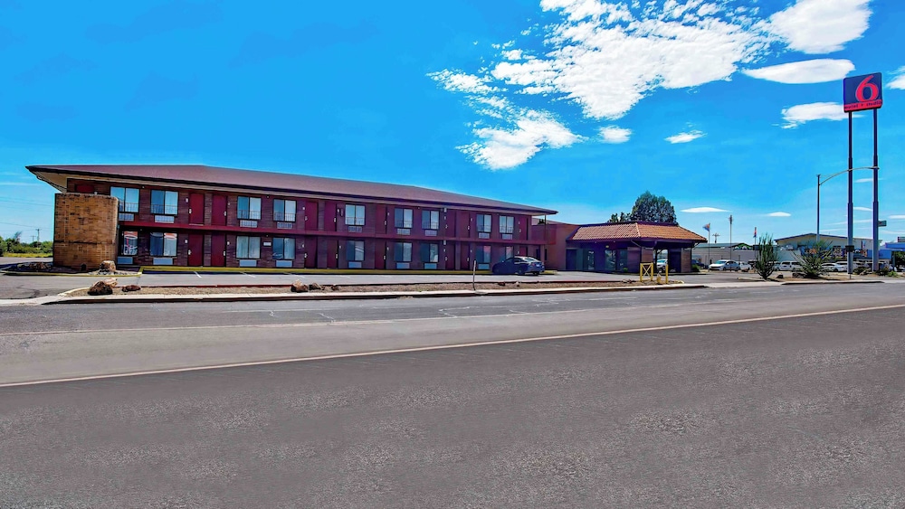 Motel6 Willcox, AZ 33/50