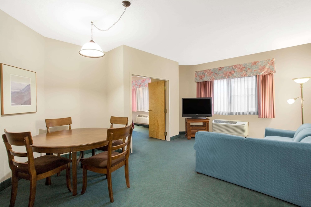 Ramada By Wyndham St George 23/37