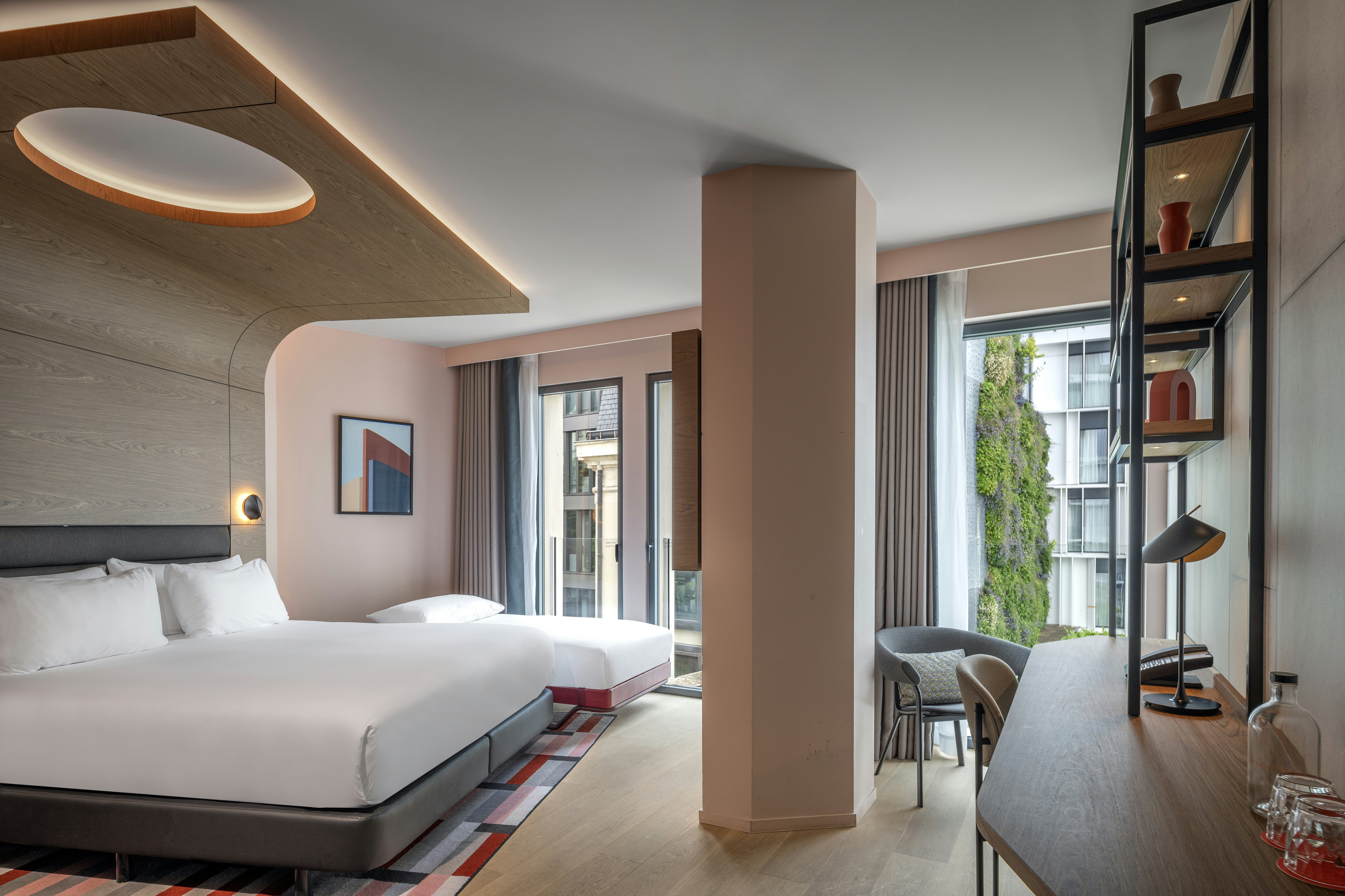 غرفة غراند بريميوم، Canopy by Hilton Paris Eiffel Tower 3/7