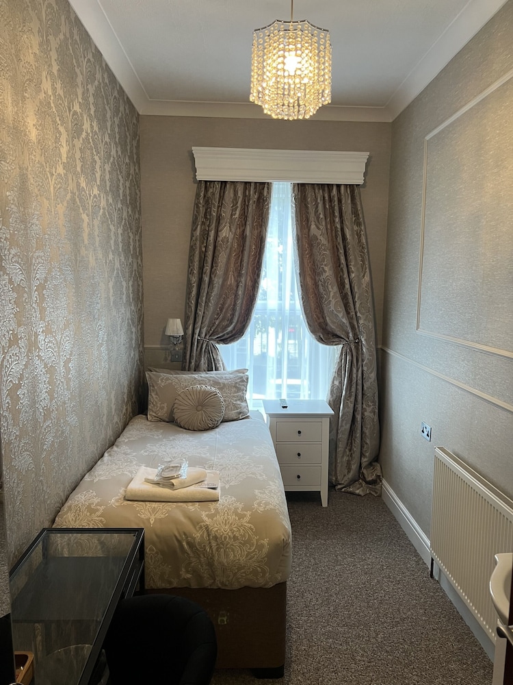 Tanes Hotel 28/61