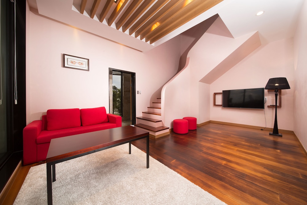 Libentia Hotel and Pool Villa 31/50