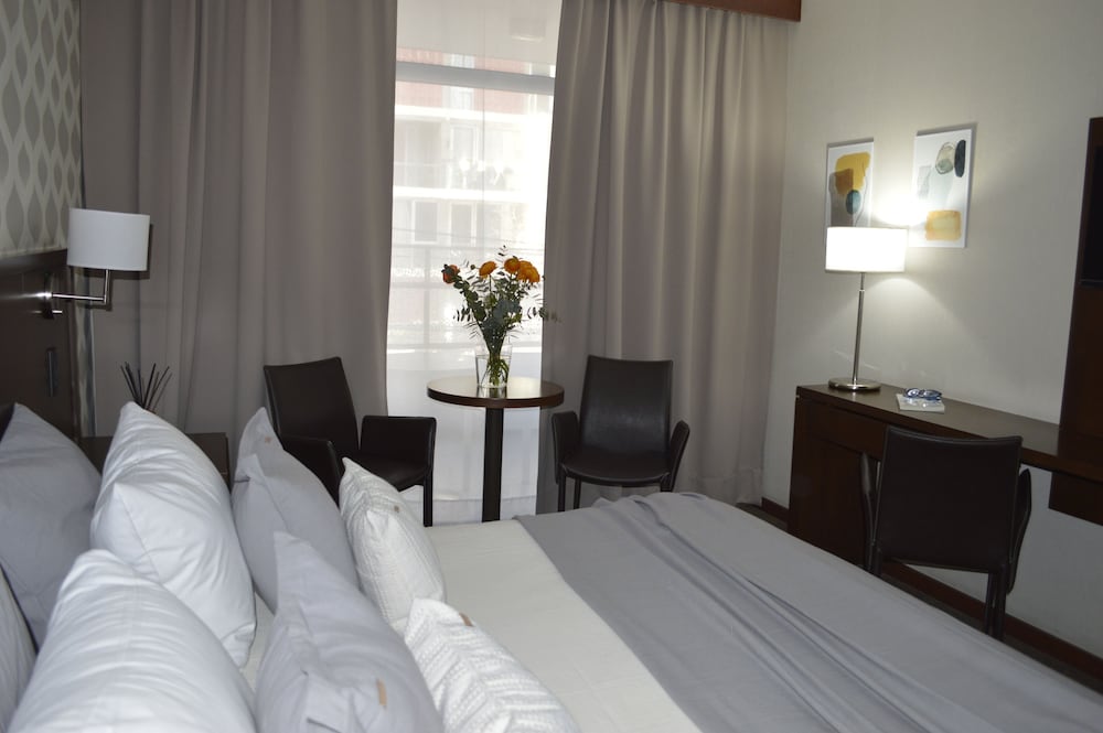 Ian Hotel (ex Howard Johnson Palermo) 21/54