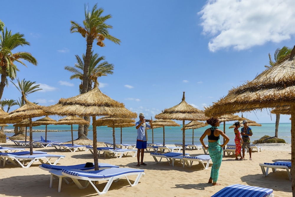 Hari Club Beach Resort 95/103