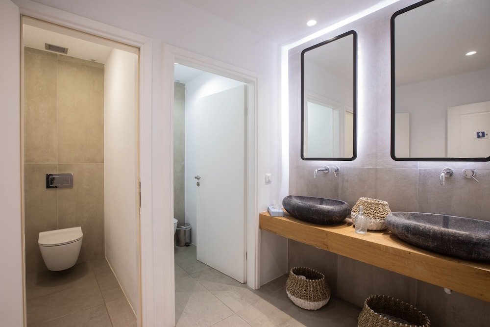 Harmony Boutique Hotel 61/64