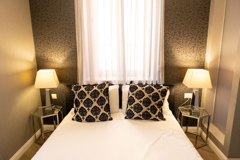 Spagna Boutique Luxury Suites 20/68
