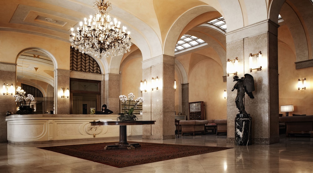 Vittoria Hotel 7/75