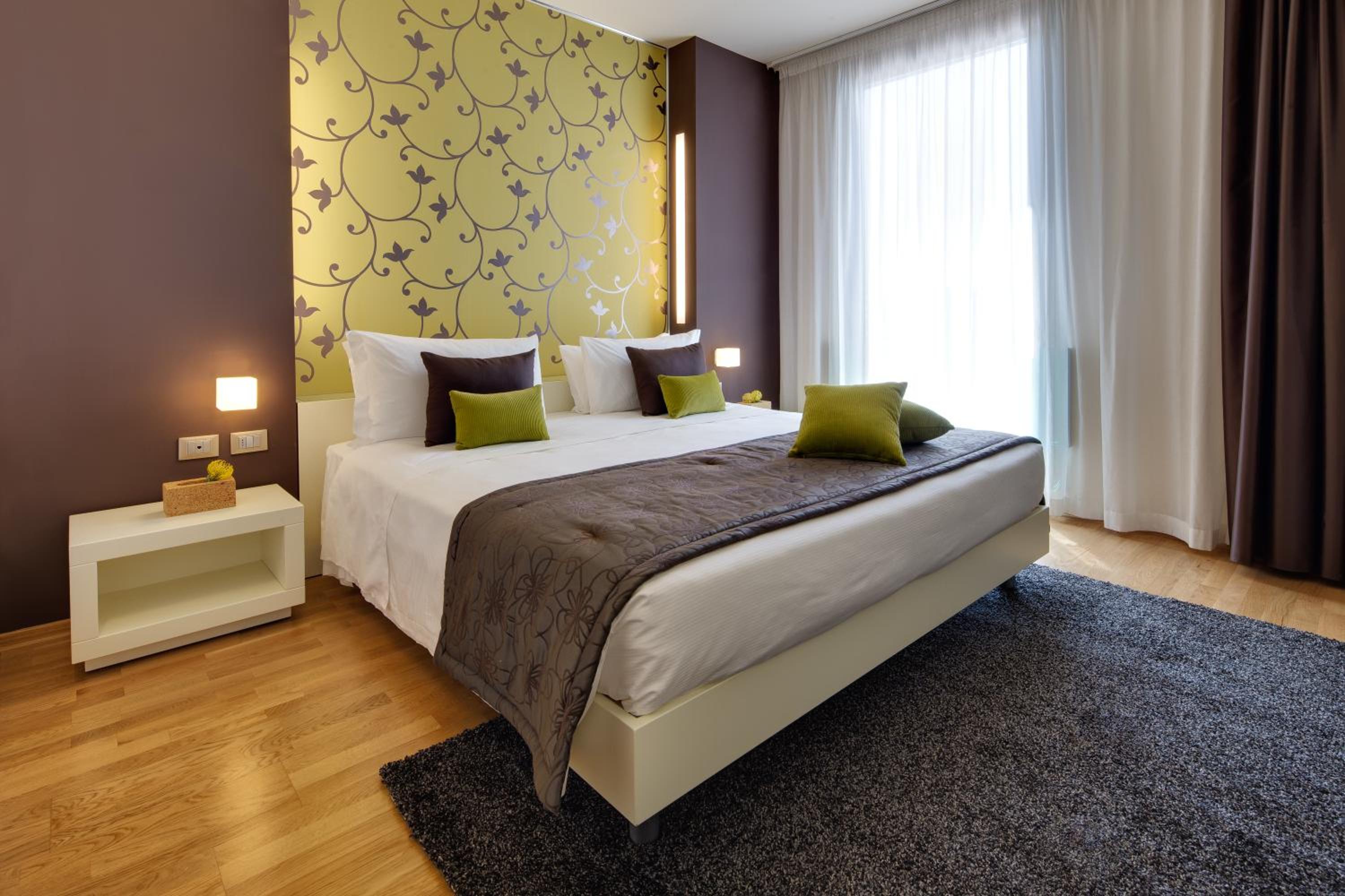 COMFORT, DOUBLE BED