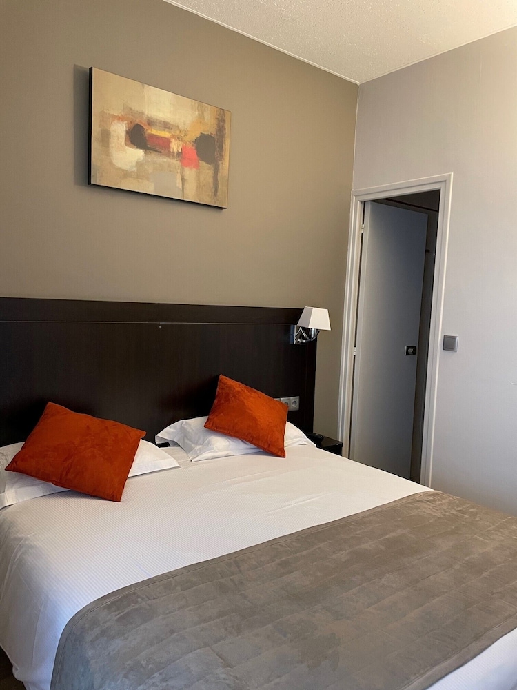 ROOM, TRIPLE