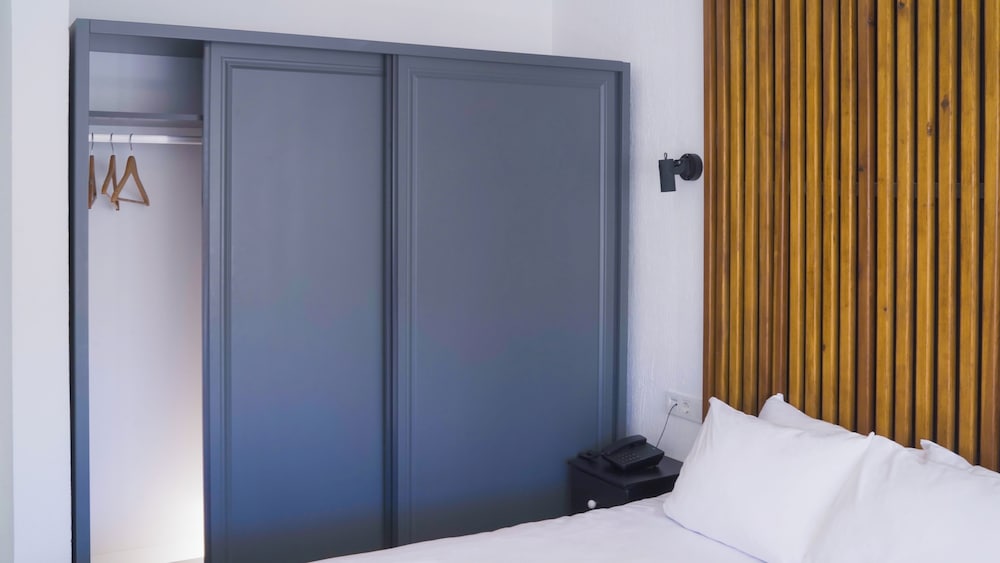 La Mira Suites 28/57