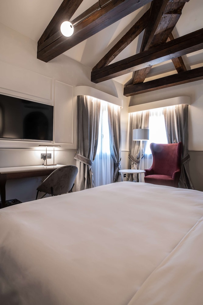 Radisson Collection Hotel, Palazzo Nani Venice 31/77
