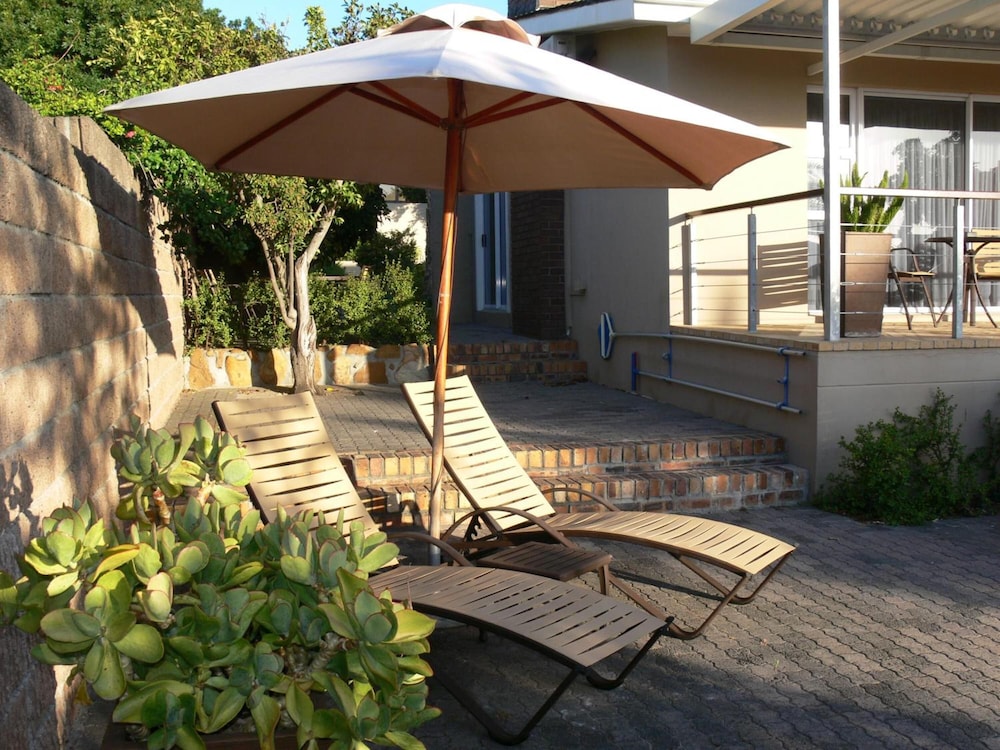 Hajos Lodge and Tours 44/50