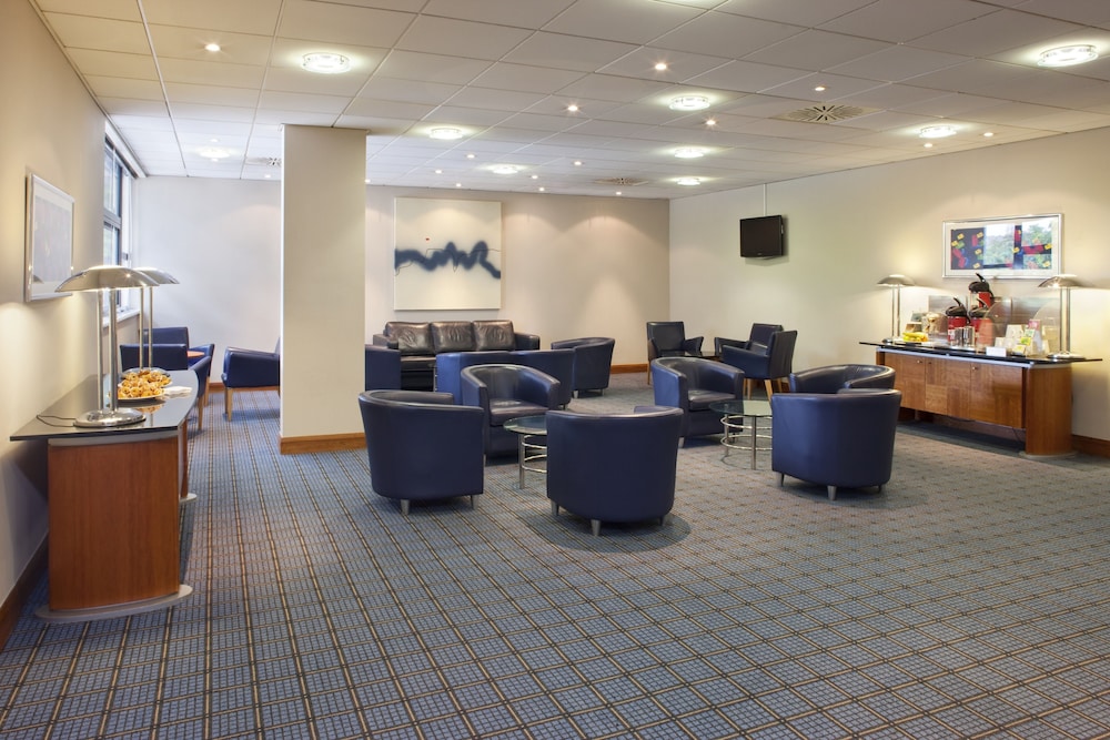HOLIDAY INN CARDIFF CITY CENTRE 8/64