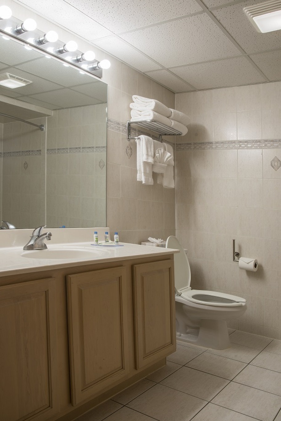 Meadowlands Plaza Hotel 57/57