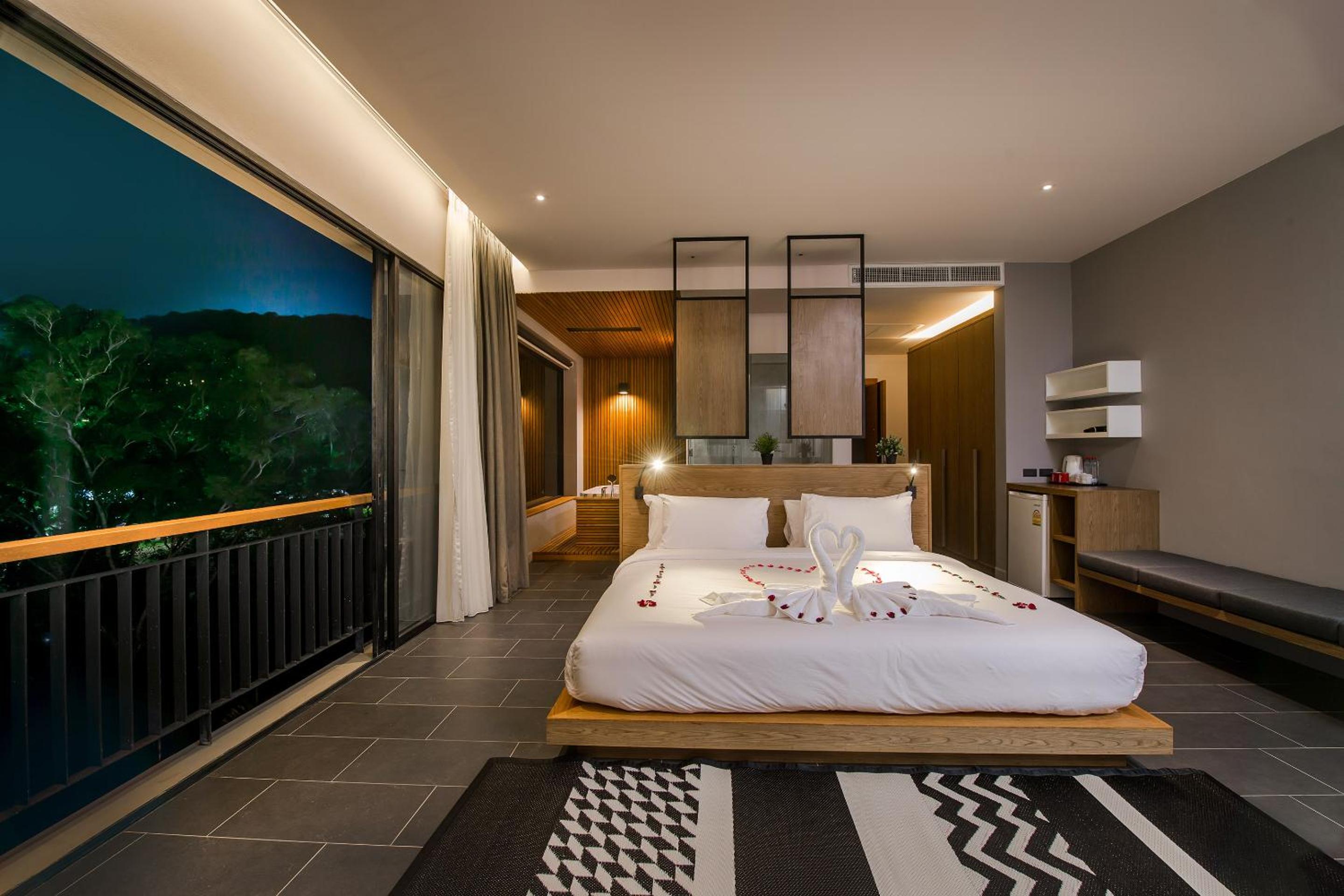 غرفة غراند ديلوكس بسرير كينج، The Gallery Hotel Naiharn 8/10