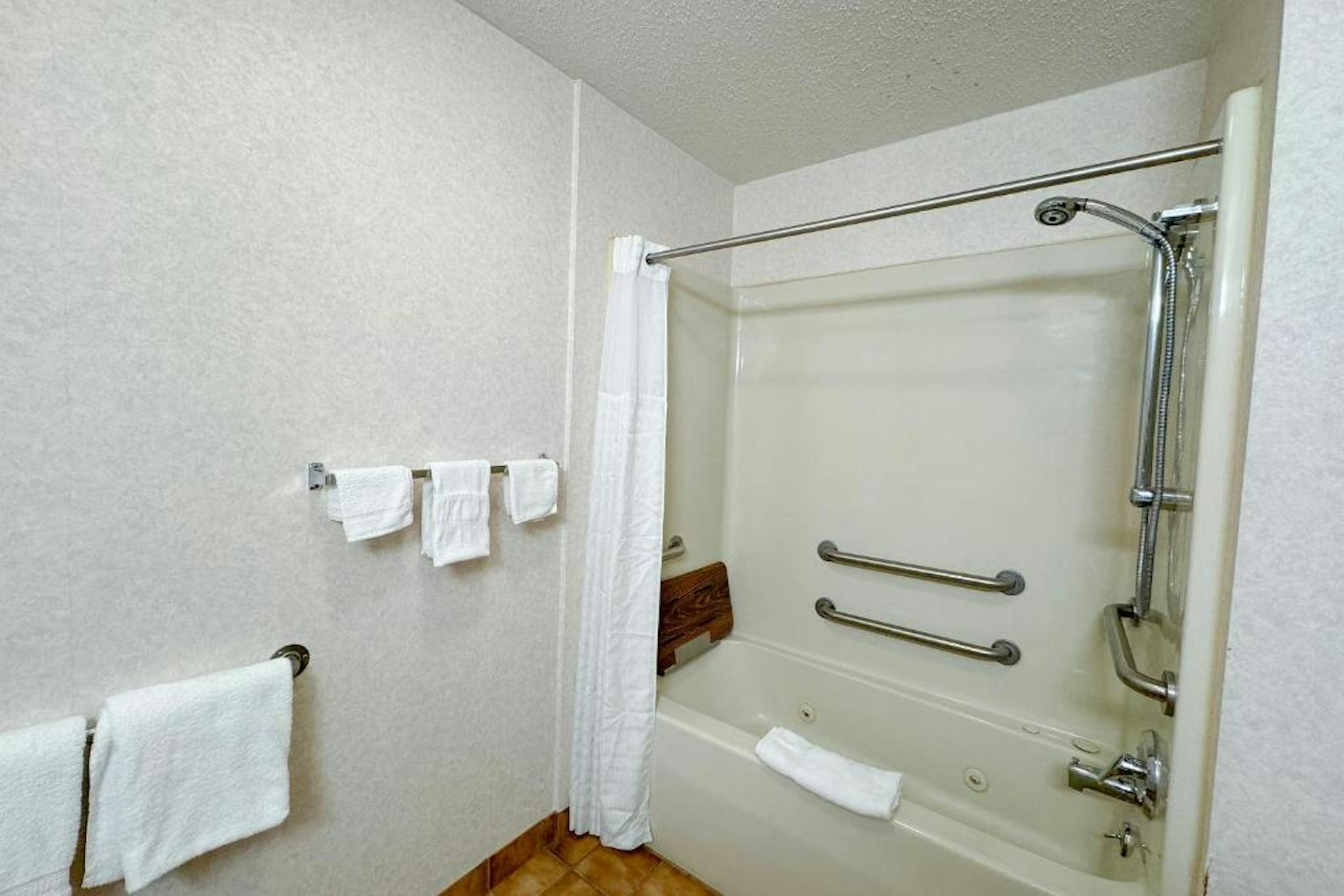 Fairbridge Inn & Suites Batavia - Darien Amusement Park 31/33