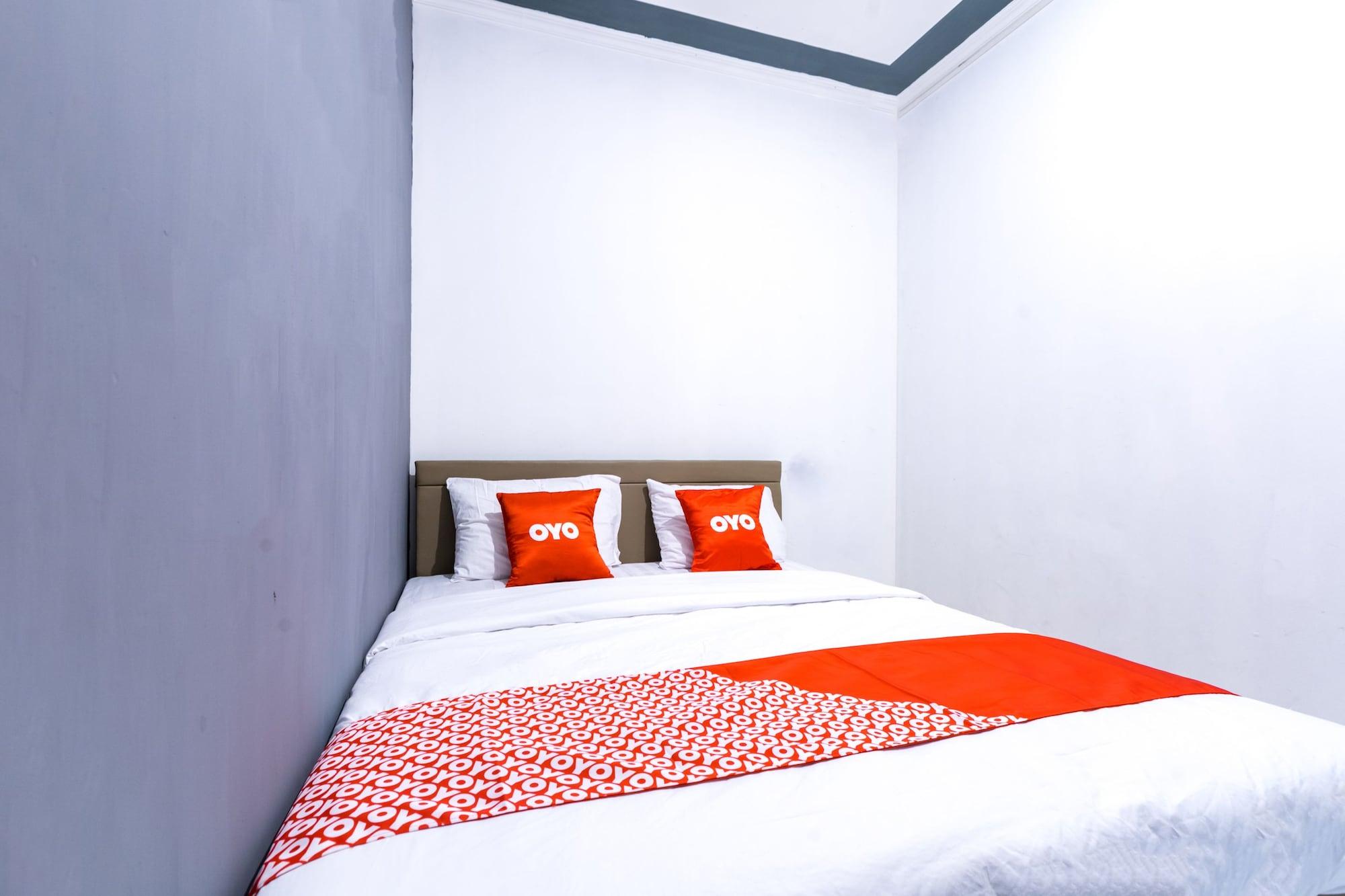 OYO 1421 Kasmaran Guest House Syariah 9/32