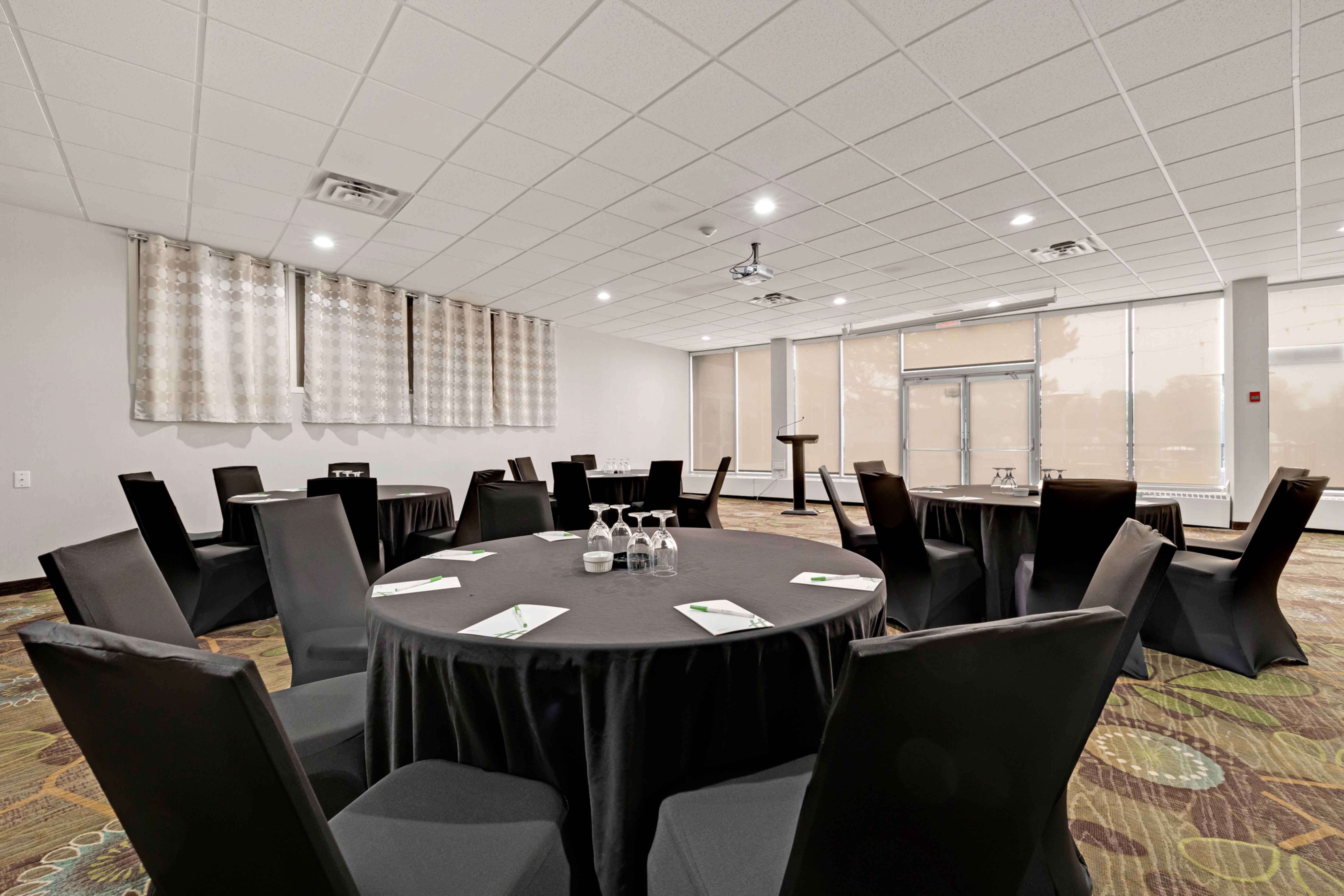 Holiday Inn Peterborough Waterfront 57/70