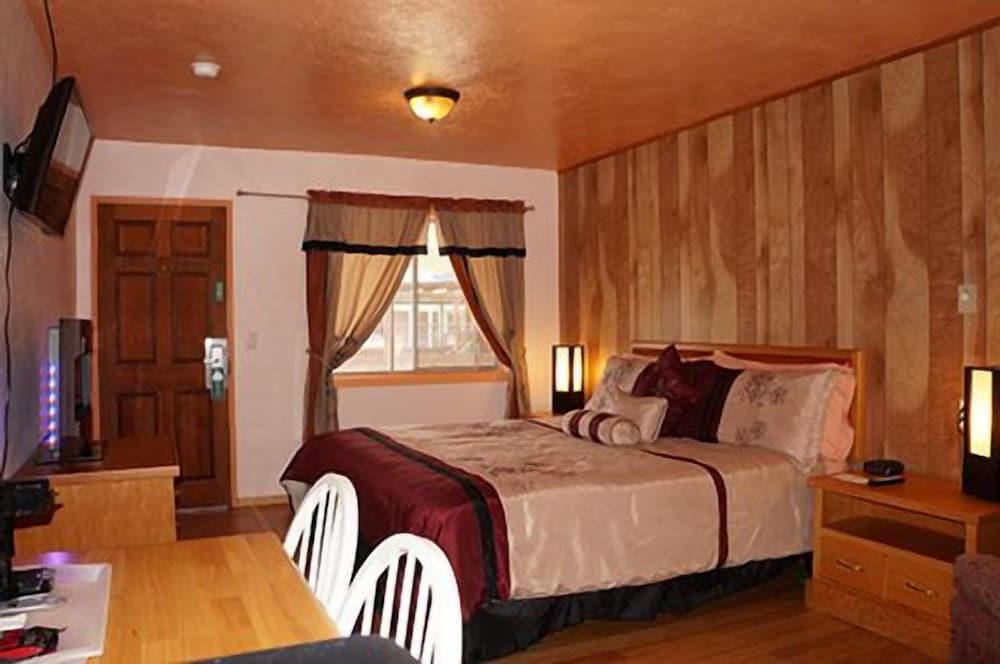 Coast Inn and Spa Fort Bragg 26/65
