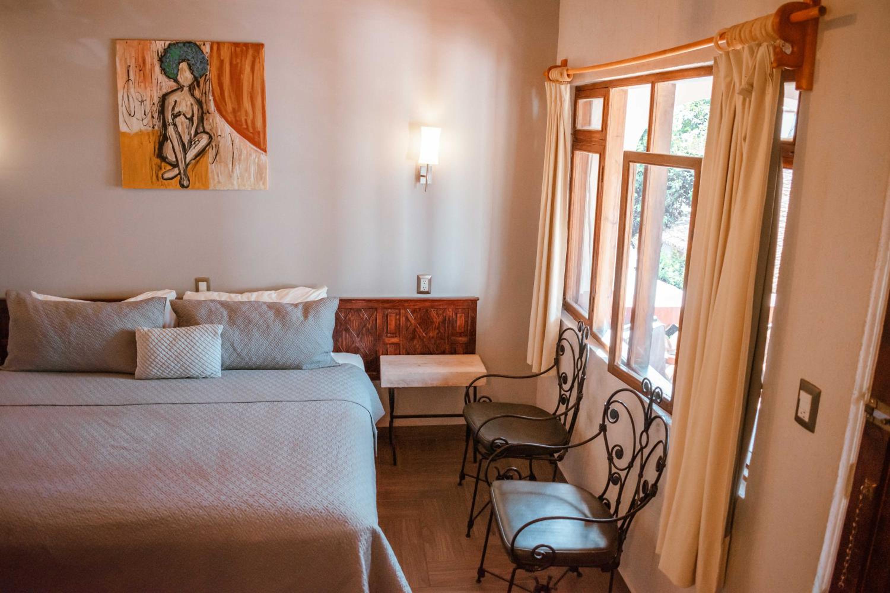 Hotel Embajadoras 34/54