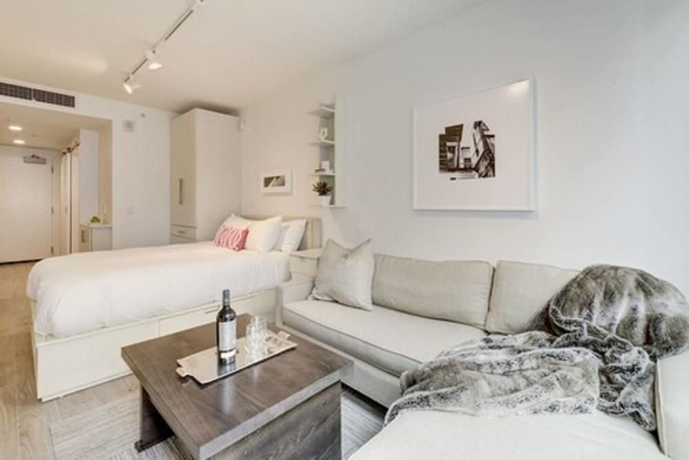 Placemakr Dupont Circle 53/64