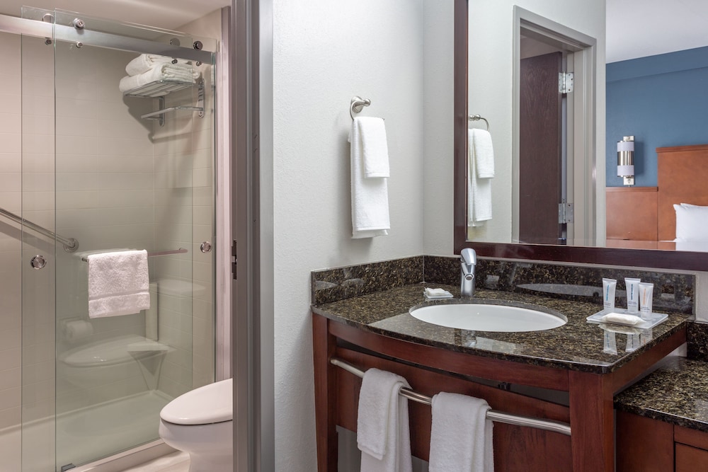 Hyatt Place Columbus-North 55/56