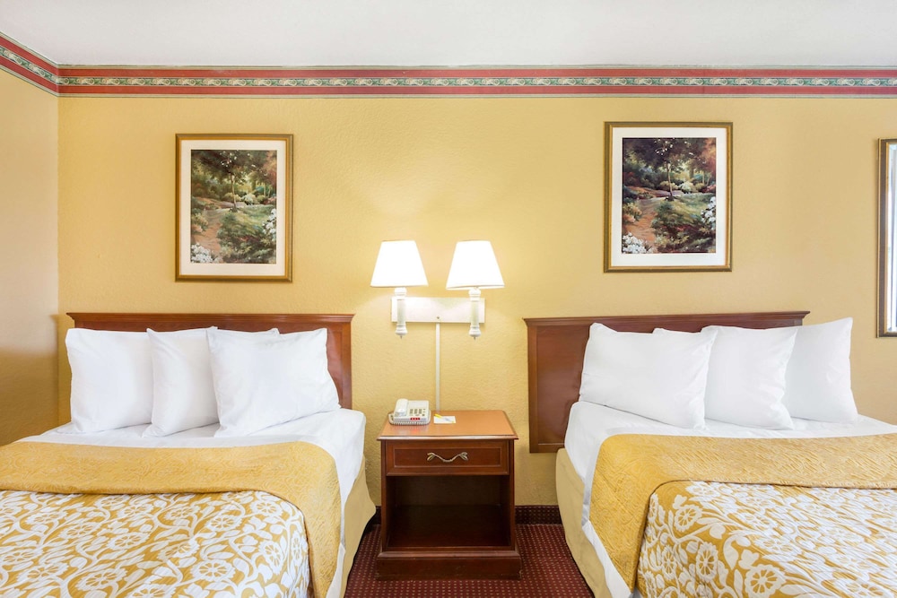 Howard Johnson by Wyndham Orlando/International Drive 17/34