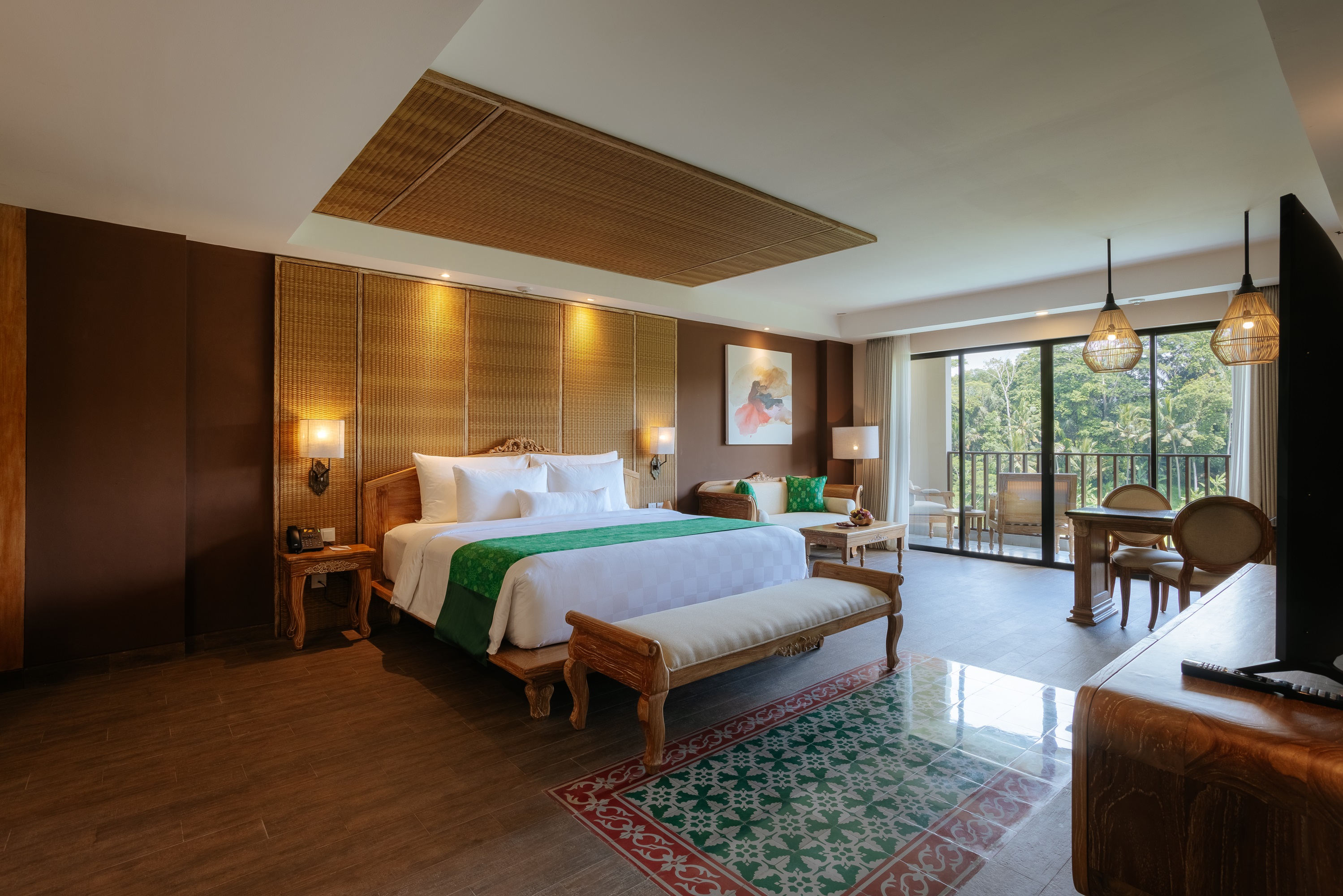 Venya, Suite