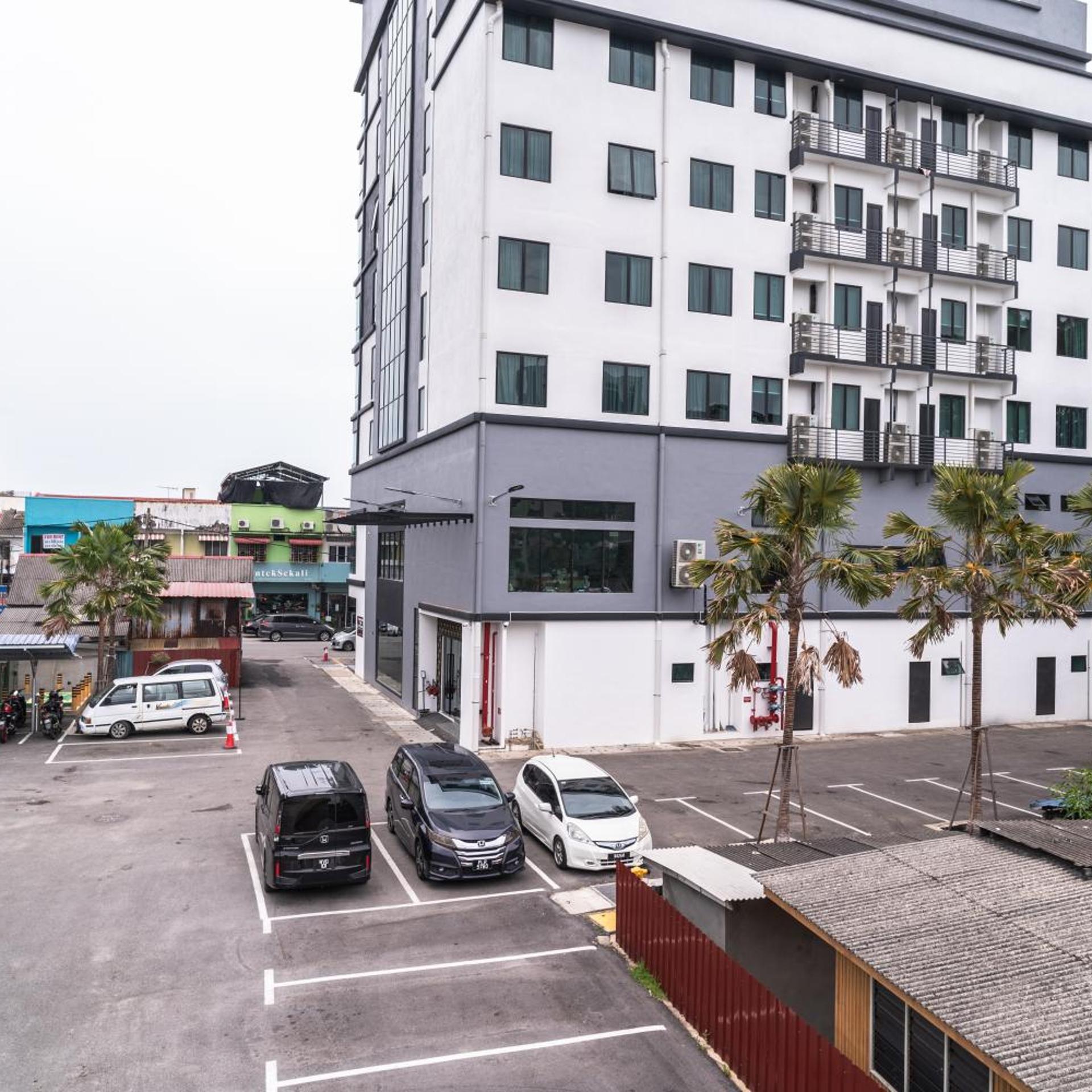 Citi Plaza Hotel & Suites 44/48